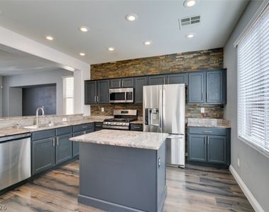 8365 Rygate Avenue - Photo Thumbnail 6