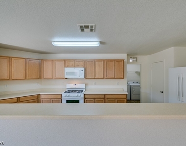 7533 Rivermeade Street - Photo Thumbnail 15