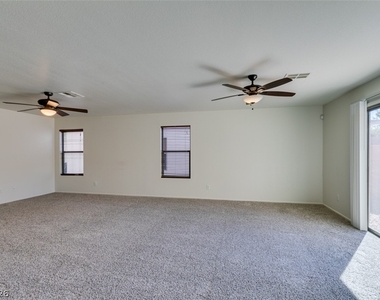 7533 Rivermeade Street - Photo Thumbnail 12