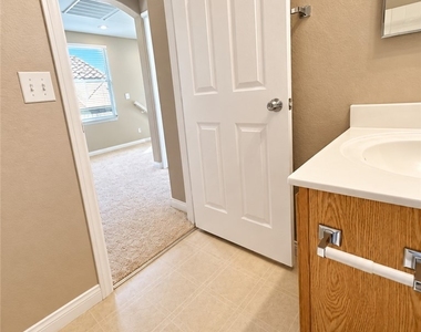 8432 Viansa Loma Avenue - Photo Thumbnail 14