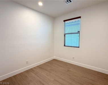 180 Flat Slate Avenue - Photo Thumbnail 17