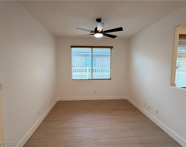 180 Flat Slate Avenue - Photo Thumbnail 12