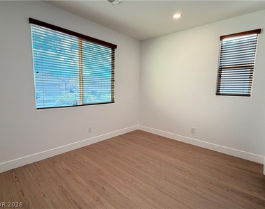 180 Flat Slate Avenue - Photo Thumbnail 15