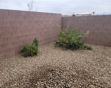 6088 Rose Springs Avenue - Photo Thumbnail 19