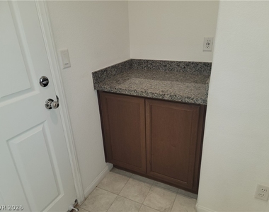 6088 Rose Springs Avenue - Photo Thumbnail 12