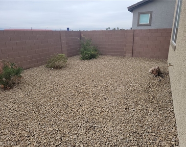 6088 Rose Springs Avenue - Photo Thumbnail 18