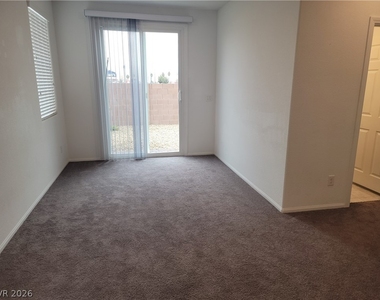 6088 Rose Springs Avenue - Photo Thumbnail 13