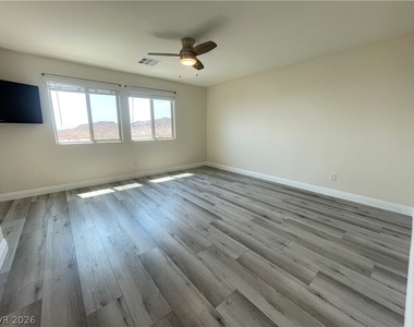 12524 Skylight View Street - Photo Thumbnail 4