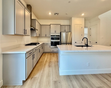 11837 Pied Harrier Avenue - Photo Thumbnail 8