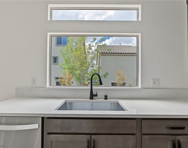 10027 Cooper Mountain Street - Photo Thumbnail 15