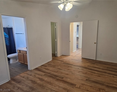 2517 Danborough Court - Photo Thumbnail 8