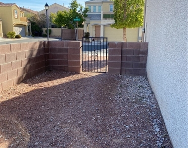9212 Millikan Avenue - Photo Thumbnail 15