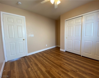 9212 Millikan Avenue - Photo Thumbnail 12