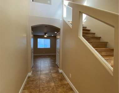 9212 Millikan Avenue - Photo Thumbnail 5