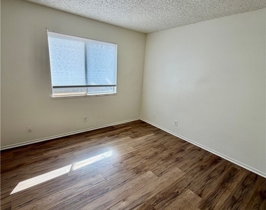 6361 Hummingbird Lane - Photo Thumbnail 14