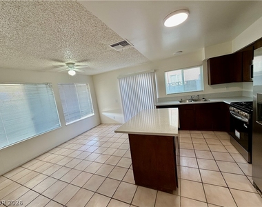6361 Hummingbird Lane - Photo Thumbnail 3