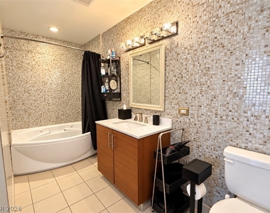 200 W Sahara Avenue - Photo Thumbnail 4