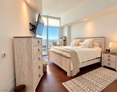 200 W Sahara Avenue - Photo Thumbnail 2