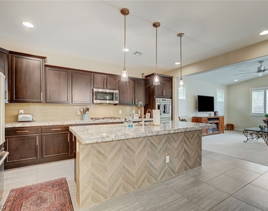 5880 Glory Heights Drive - Photo Thumbnail 6