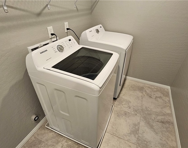 503 Granite Arch Street - Photo Thumbnail 16