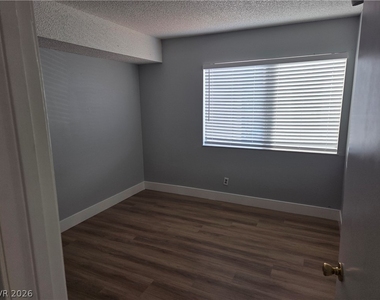 1405 Vegas Valley Drive - Photo Thumbnail 4