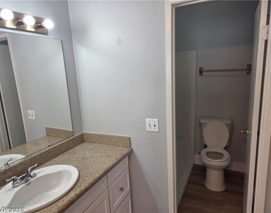 1405 Vegas Valley Drive - Photo Thumbnail 7