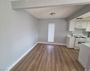 1405 Vegas Valley Drive - Photo Thumbnail 14