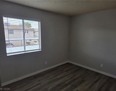 3505 Rio Robles Drive - Photo Thumbnail 17