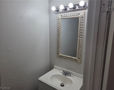 3505 Rio Robles Drive - Photo Thumbnail 11