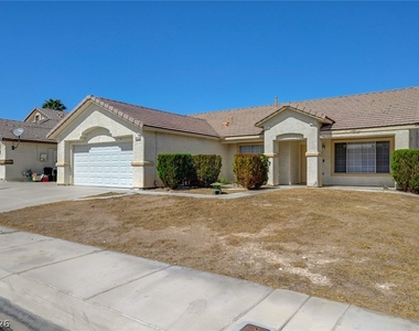 5016 Rancher Avenue - Photo Thumbnail 4