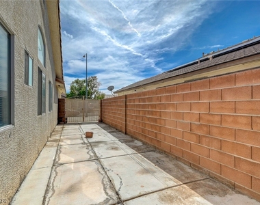 5016 Rancher Avenue - Photo Thumbnail 51