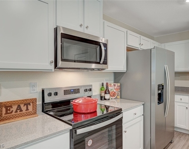 6923 Honor Hill Street - Photo Thumbnail 10