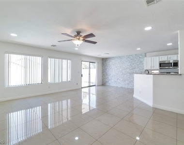 9632 Gatesville Avenue - Photo Thumbnail 3