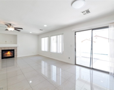 9632 Gatesville Avenue - Photo Thumbnail 6