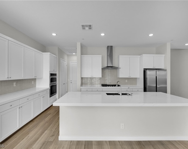 92 Ibiza Lake Drive - Photo Thumbnail 18