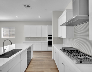 92 Ibiza Lake Drive - Photo Thumbnail 17