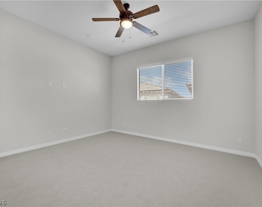 92 Ibiza Lake Drive - Photo Thumbnail 10