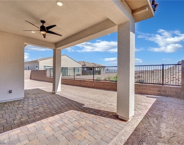 92 Ibiza Lake Drive - Photo Thumbnail 31