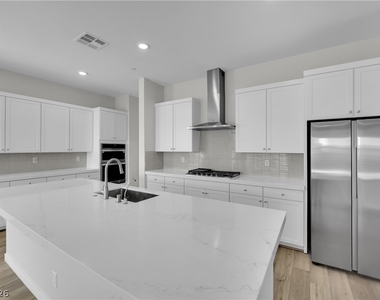 92 Ibiza Lake Drive - Photo Thumbnail 16