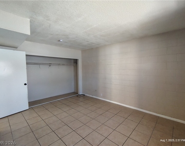 2929 Elm Avenue - Photo Thumbnail 6
