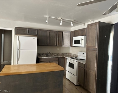 2929 Elm Avenue - Photo Thumbnail 2