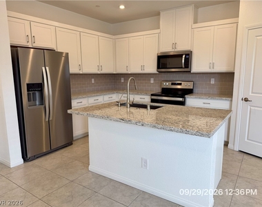 242 Freeport View Place - Photo Thumbnail 9