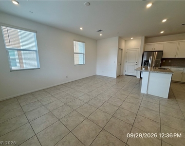 242 Freeport View Place - Photo Thumbnail 12