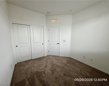 242 Freeport View Place - Photo Thumbnail 24