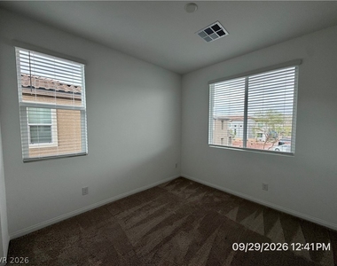 242 Freeport View Place - Photo Thumbnail 27