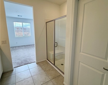 242 Freeport View Place - Photo Thumbnail 21