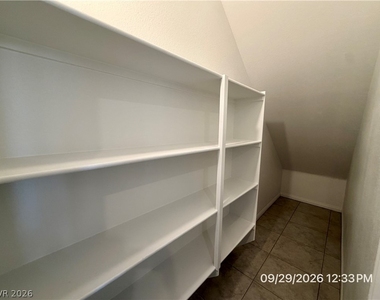 242 Freeport View Place - Photo Thumbnail 7
