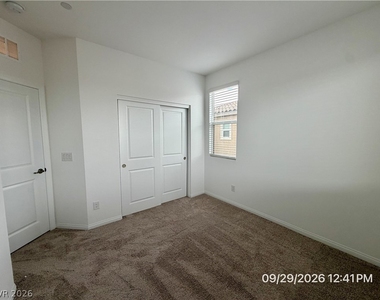 242 Freeport View Place - Photo Thumbnail 28