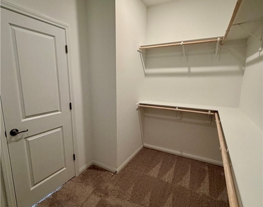 242 Freeport View Place - Photo Thumbnail 19