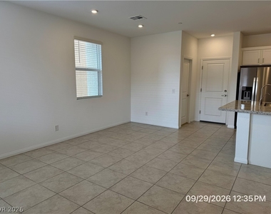242 Freeport View Place - Photo Thumbnail 3